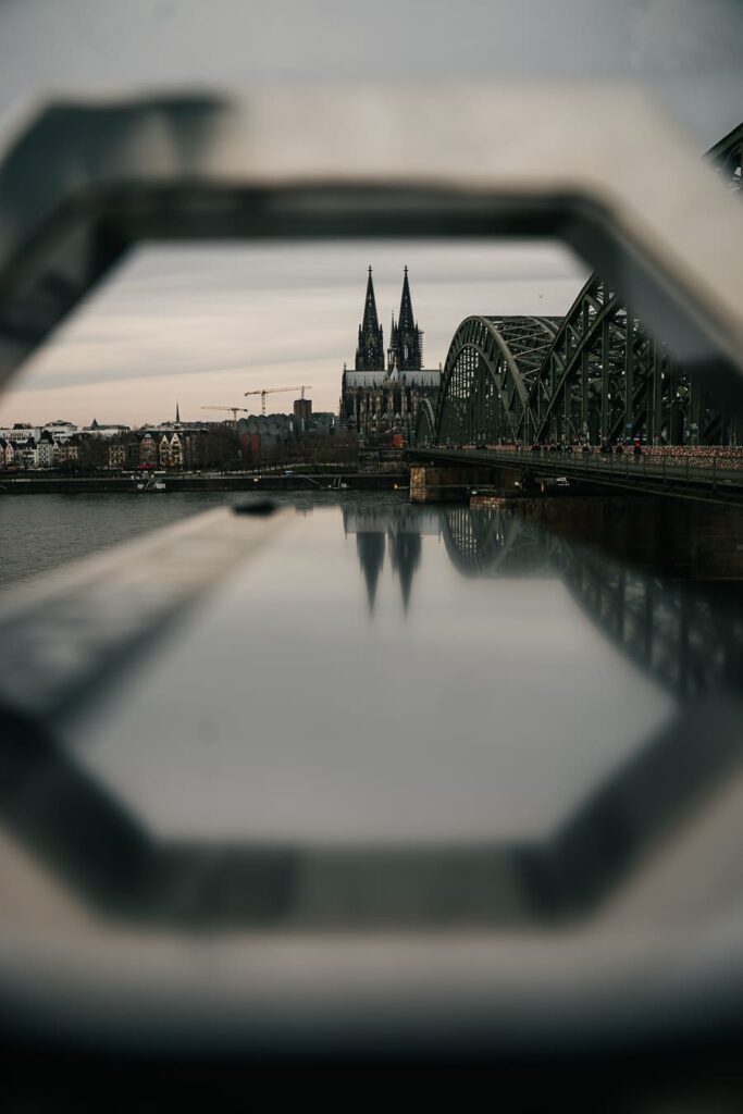 Framing angewendet am Kölner Dom