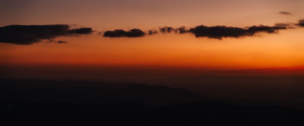 Titelbild Kameraeinstellungen, manuelle Einstellungen, Sonnenuntergang, orangener Himmel